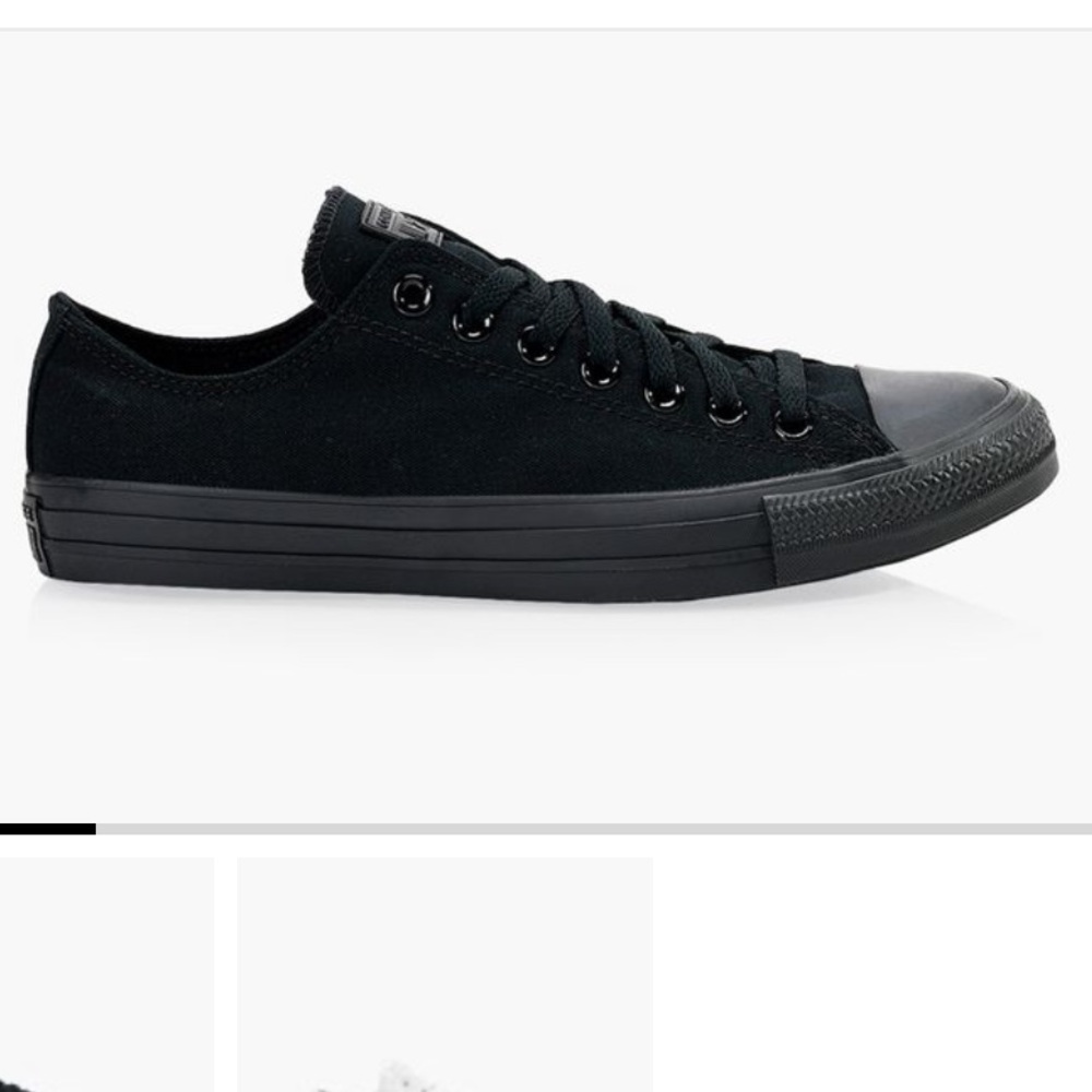 Converse Chuck Taylor’s 7.5 women Black Canvas Sneakers